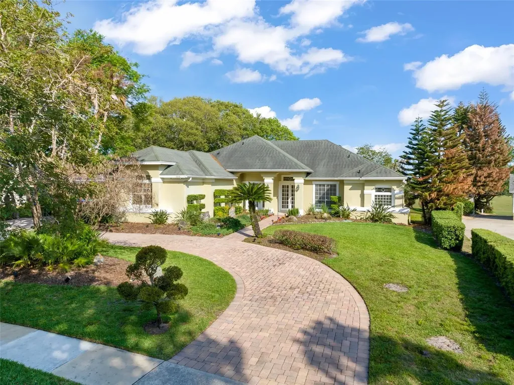 2211 Langley Circle Orlando FL 32835
