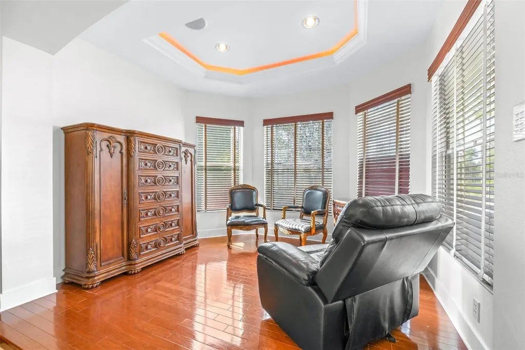10102 Deercliff Drive Tampa FL 33647