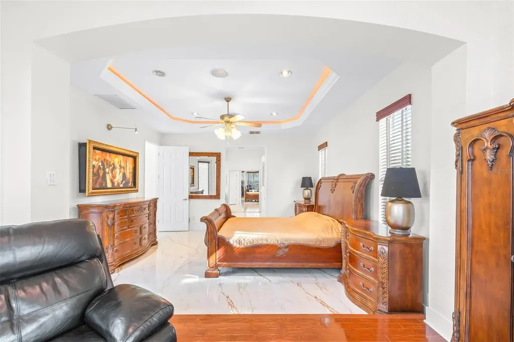 10102 Deercliff Drive Tampa FL 33647
