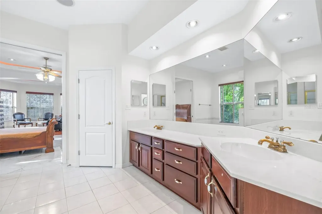 10102 Deercliff Drive Tampa FL 33647