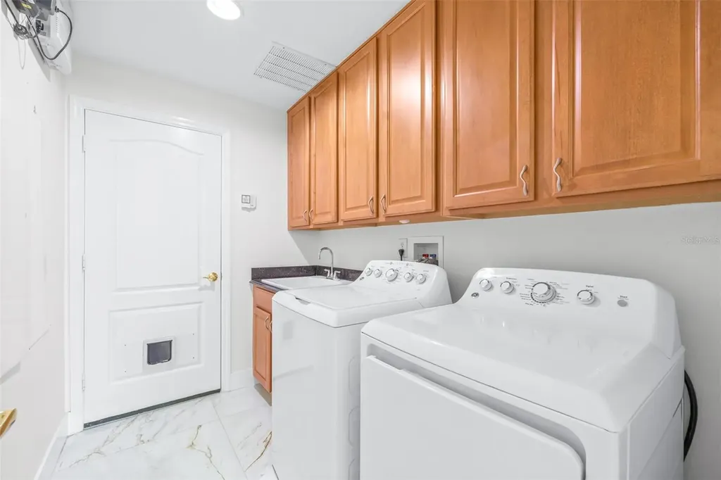 10102 Deercliff Drive Tampa FL 33647