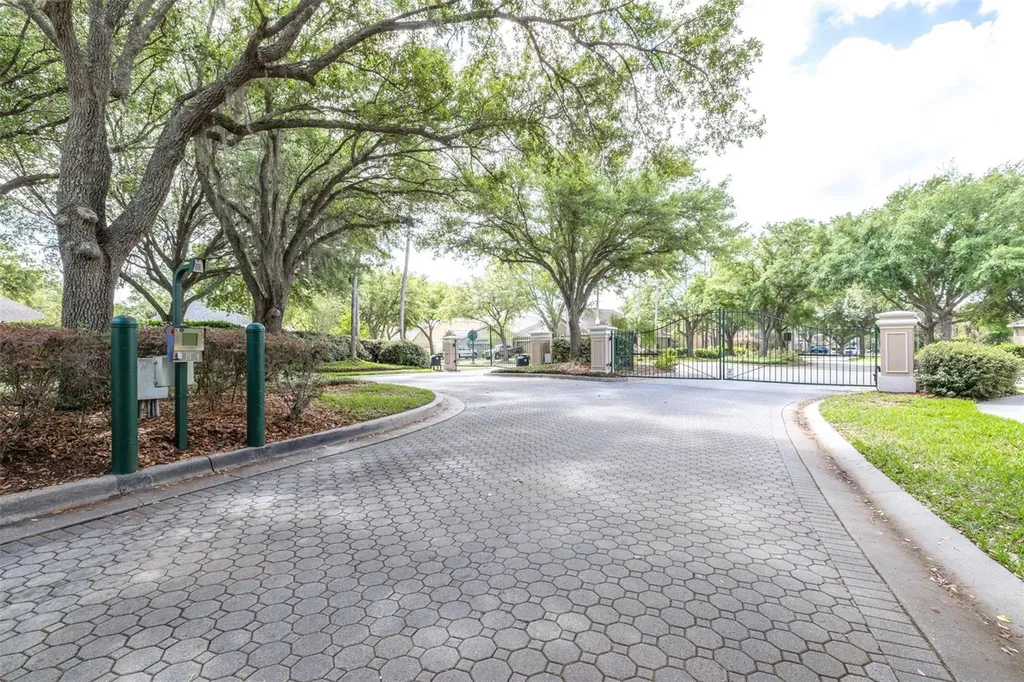 10102 Deercliff Drive Tampa FL 33647