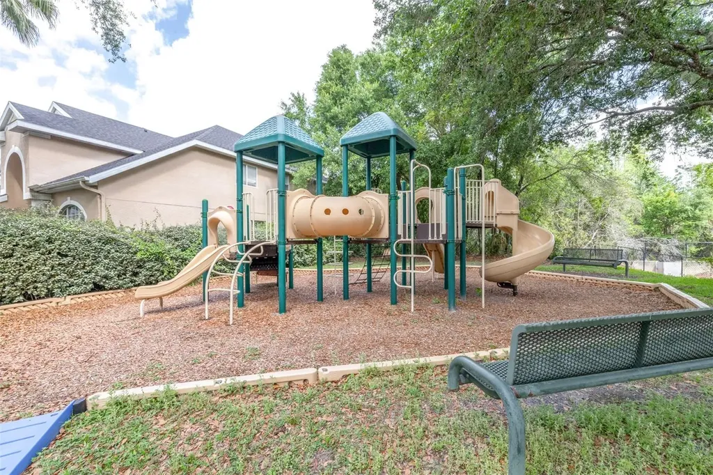 10102 Deercliff Drive Tampa FL 33647