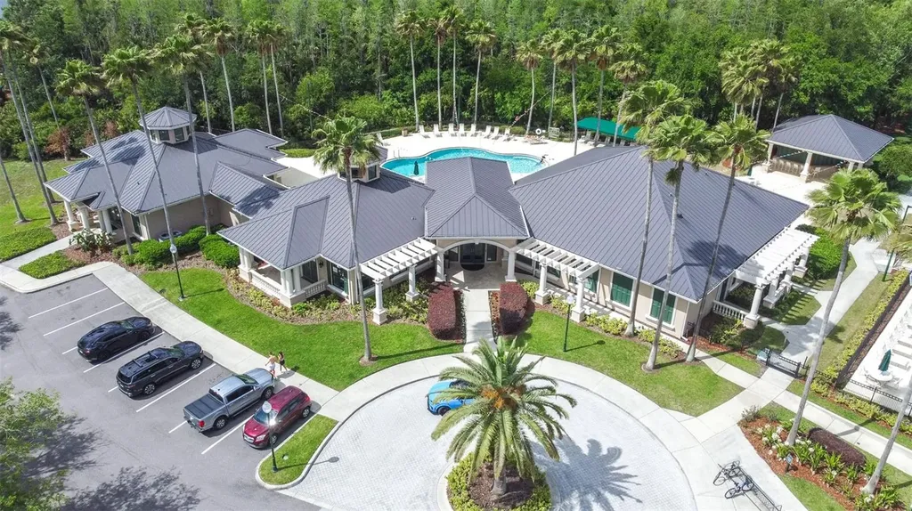 10102 Deercliff Drive Tampa FL 33647
