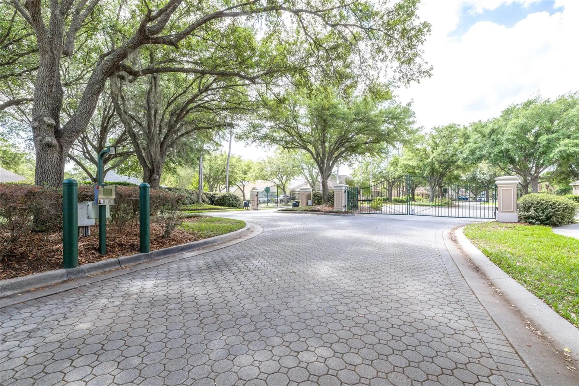 10102 Deercliff Drive Tampa FL 33647