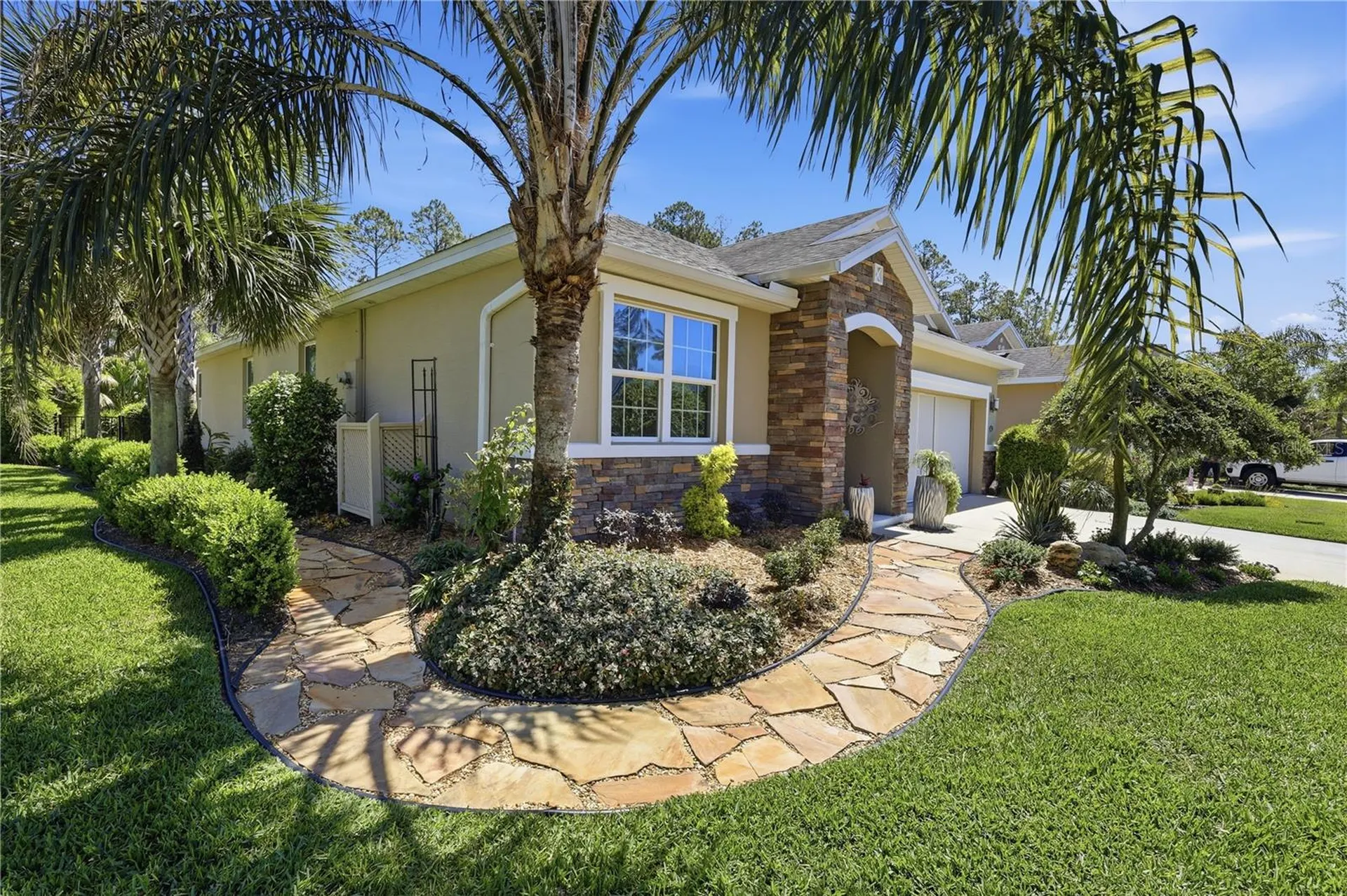 124 S Hummingbird Place Palm Coast FL 32164