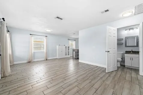 3605 W Iowa Avenue Tampa FL 33611
