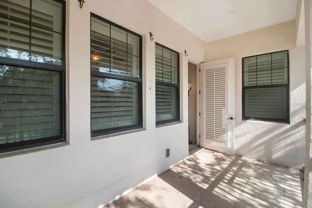 4884 Yacht Club Drive Tampa FL 33616