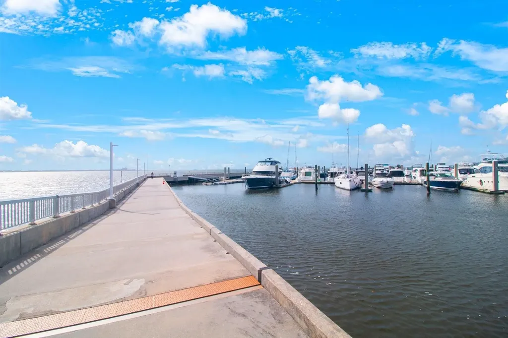 4884 Yacht Club Drive Tampa FL 33616