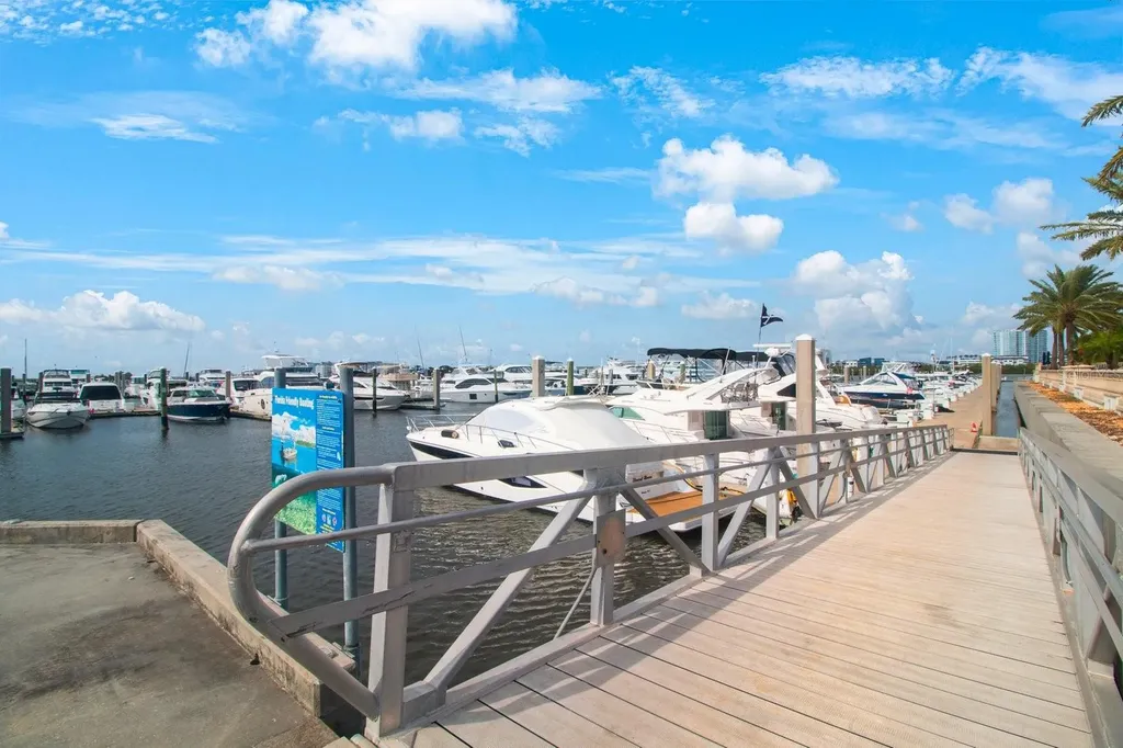 4884 Yacht Club Drive Tampa FL 33616
