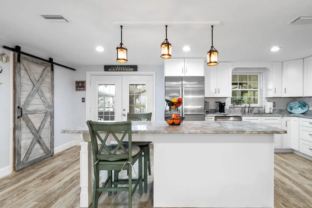 107 6th Street NW Ruskin FL 33570