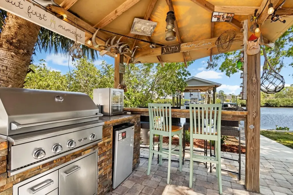 107 6th Street NW Ruskin FL 33570