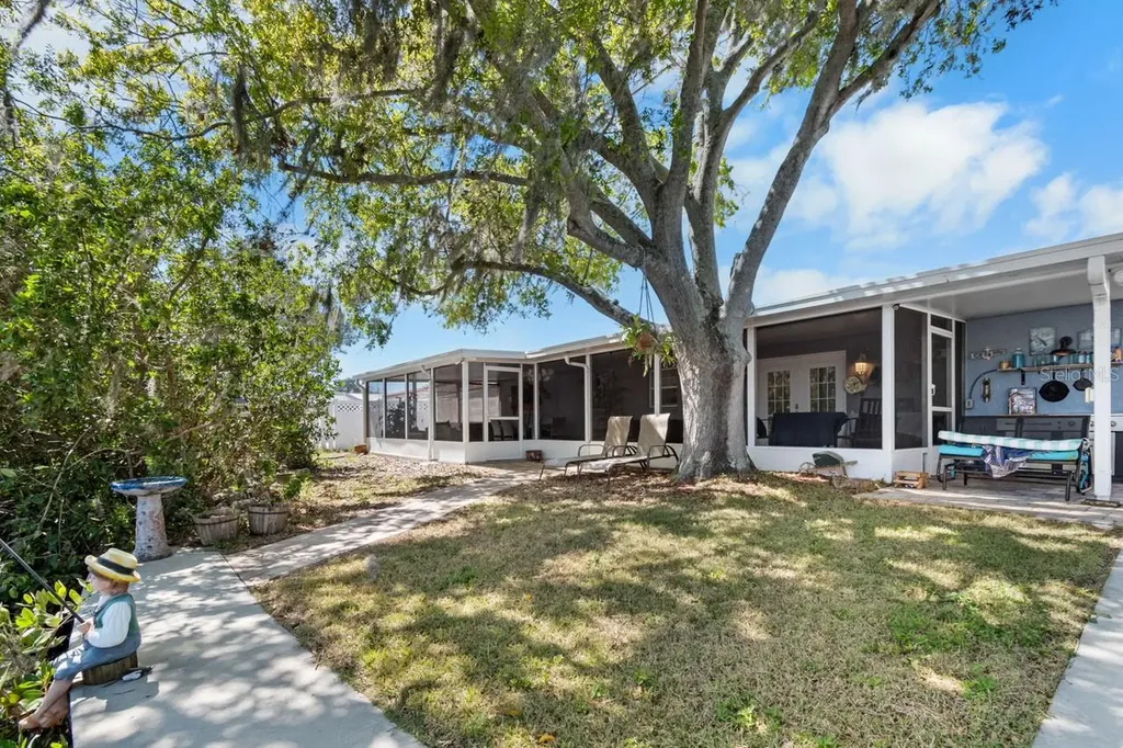 107 6th Street NW Ruskin FL 33570