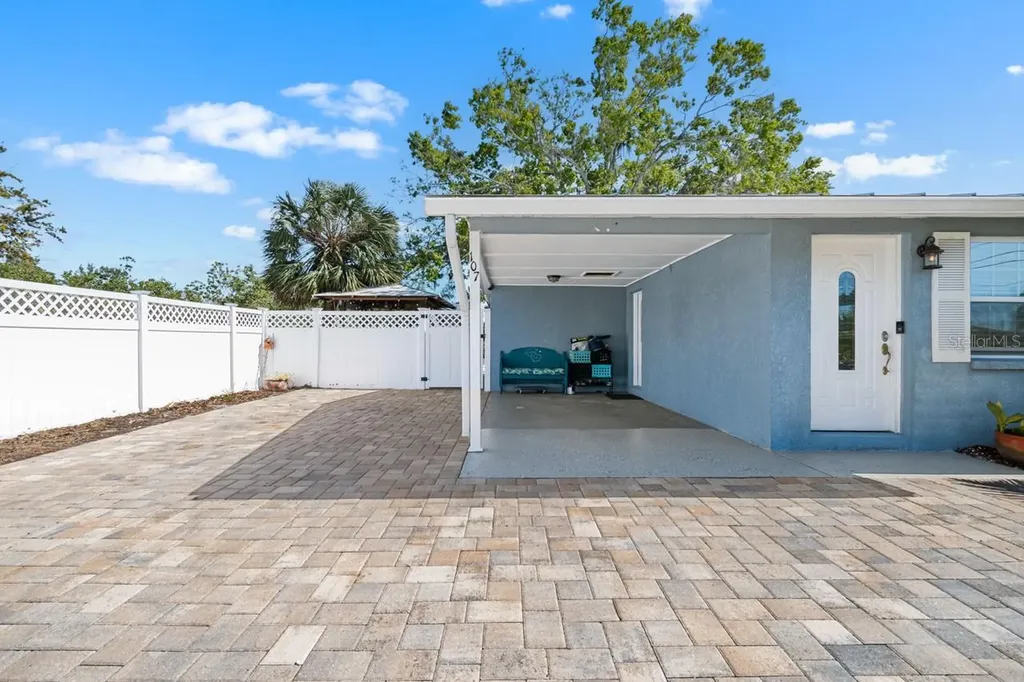 107 6th Street NW Ruskin FL 33570