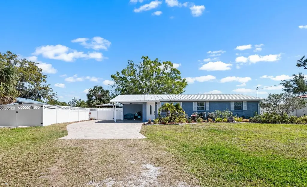 107 6th Street NW Ruskin FL 33570