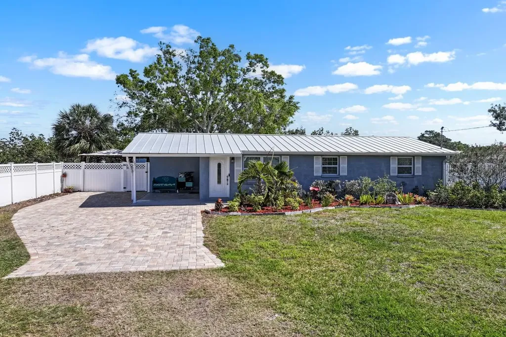 107 6th Street NW Ruskin FL 33570