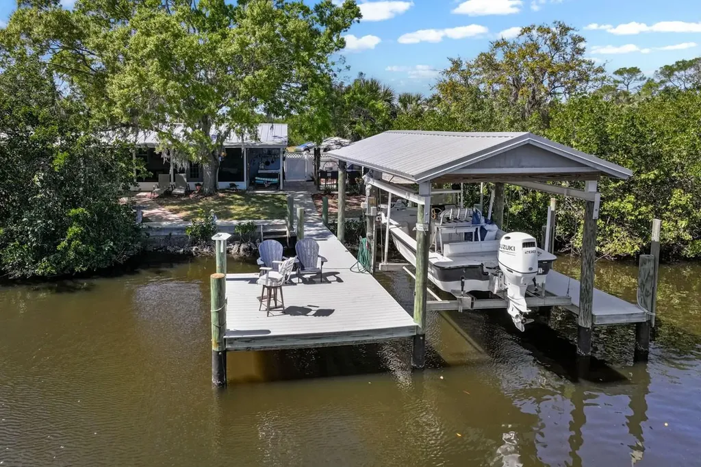 107 6th Street NW Ruskin FL 33570