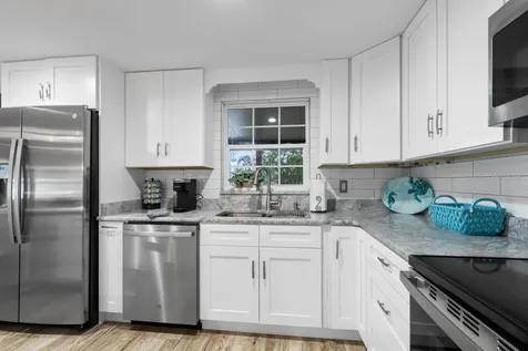 107 6th Street NW Ruskin FL 33570