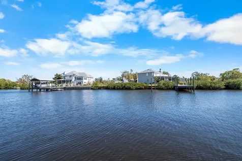 107 6th Street NW Ruskin FL 33570