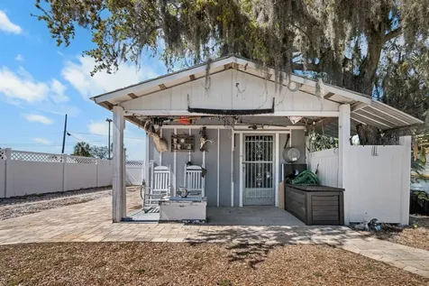107 6th Street NW Ruskin FL 33570