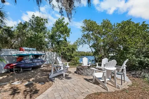 107 6th Street NW Ruskin FL 33570