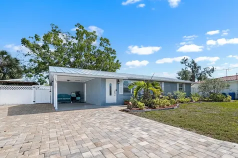 107 6th Street NW Ruskin FL 33570