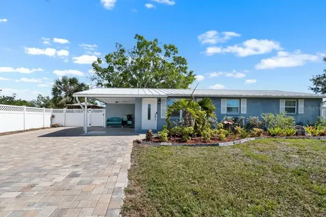 107 6th Street NW Ruskin FL 33570