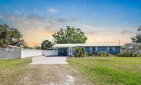 107 6th Street NW Ruskin FL 33570