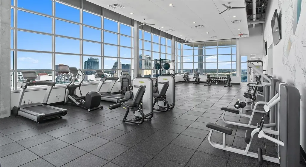 101-1 Lake Avenue Orlando FL 32801
