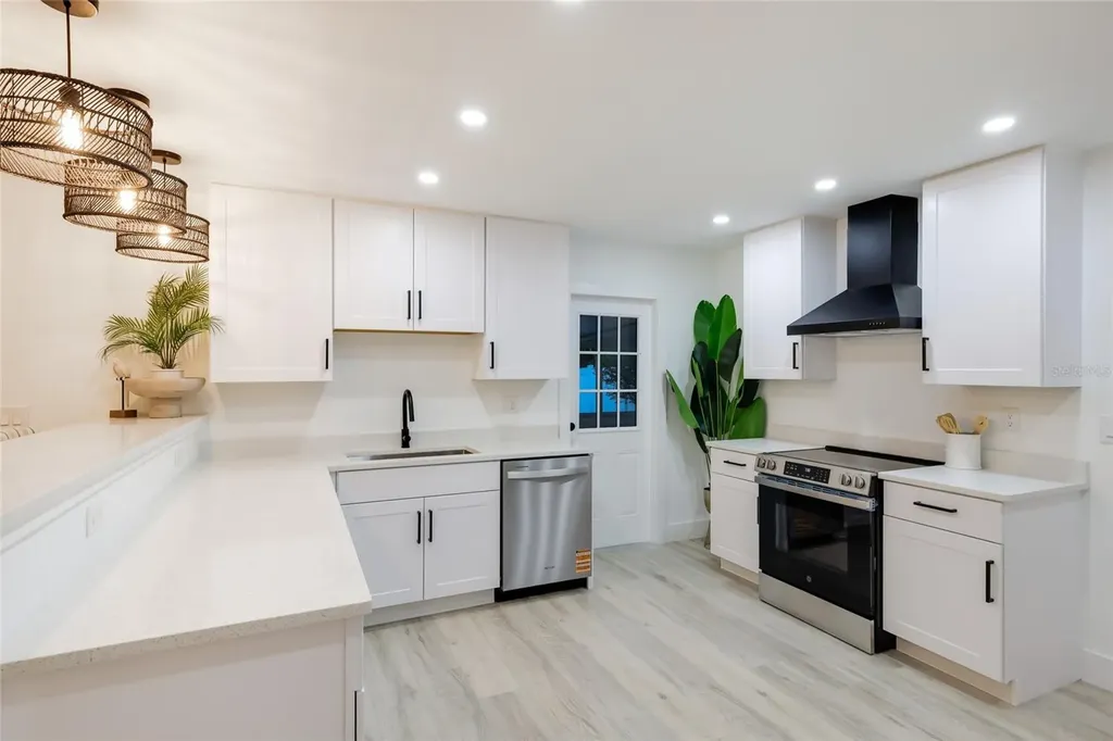 120 43rd Street NW Bradenton FL 34209