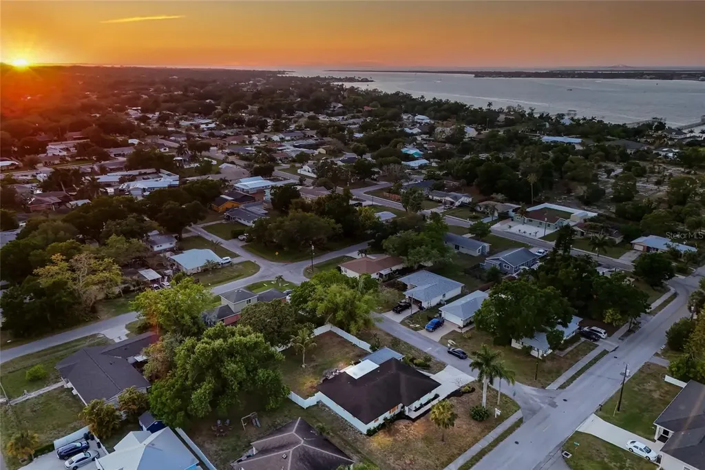 120 43rd Street NW Bradenton FL 34209
