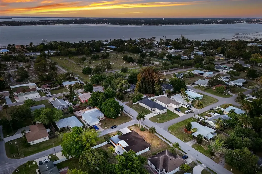 120 43rd Street NW Bradenton FL 34209