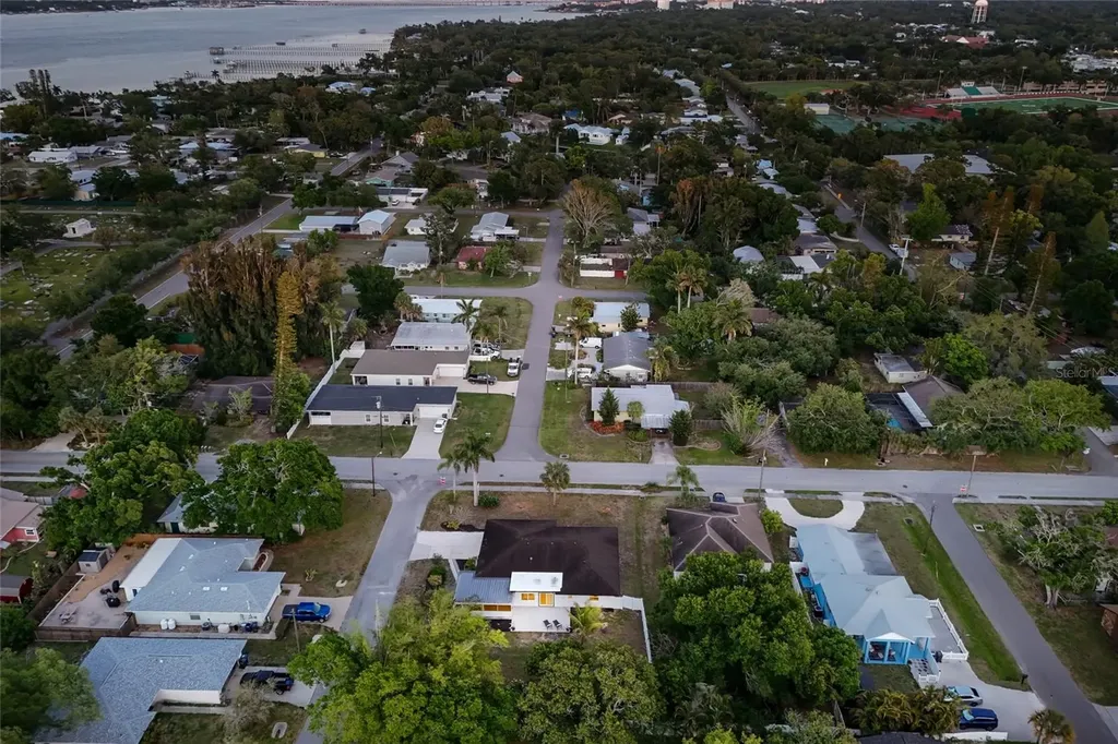 120 43rd Street NW Bradenton FL 34209