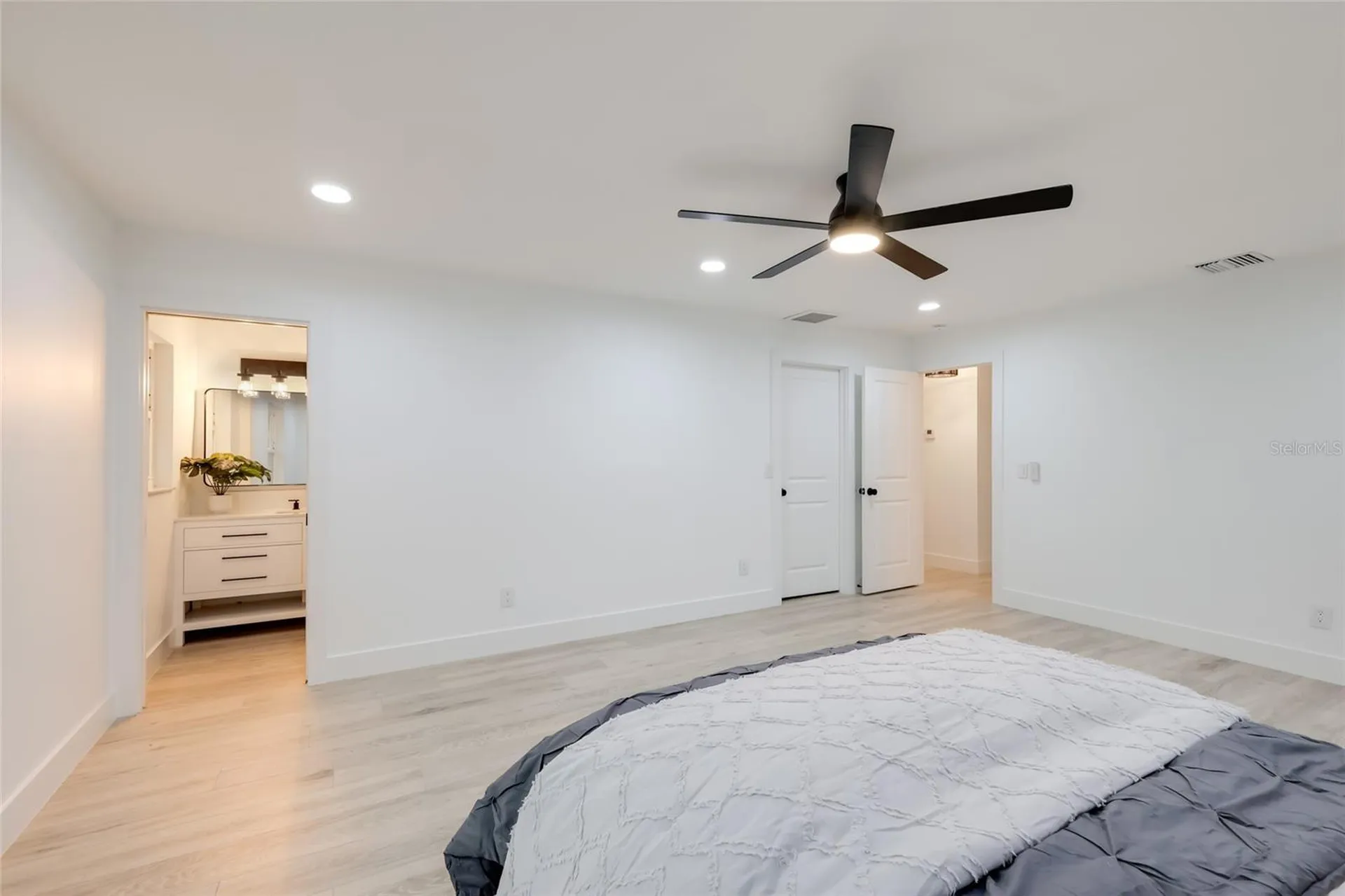 120 43rd Street NW Bradenton FL 34209