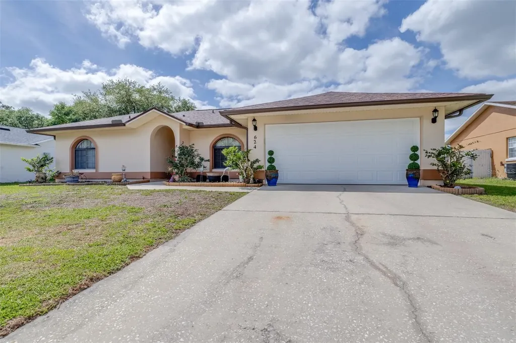 624 Mckinley Court Kissimmee FL 34758