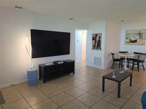 5267 81st Street N St Petersburg FL 33709
