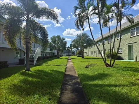 5267 81st Street N St Petersburg FL 33709