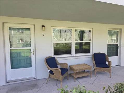 5267 81st Street N St Petersburg FL 33709