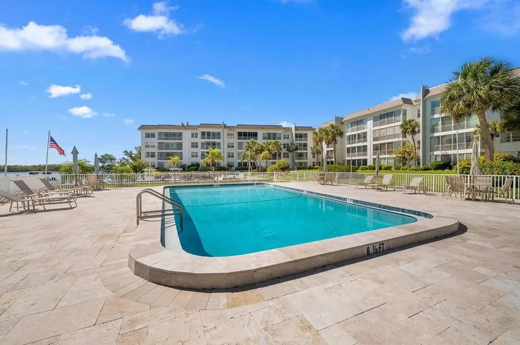 600 Sutton Place Longboat Key FL 34228