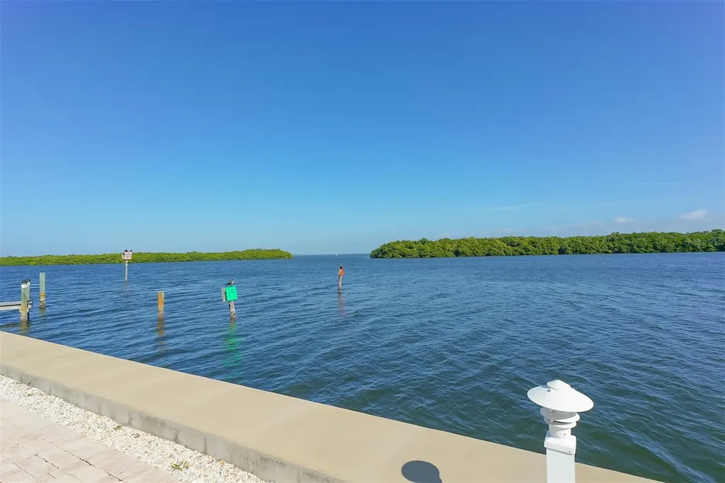 600 Sutton Place Longboat Key FL 34228