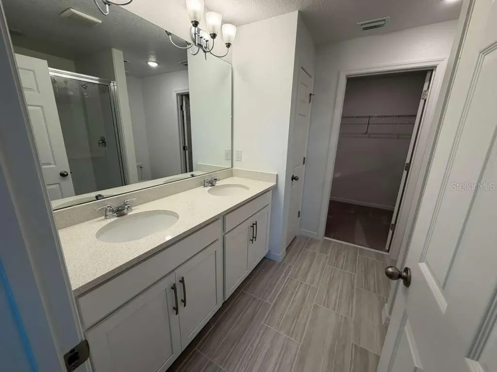 466 Thompson Village Avenue Apopka FL 32703