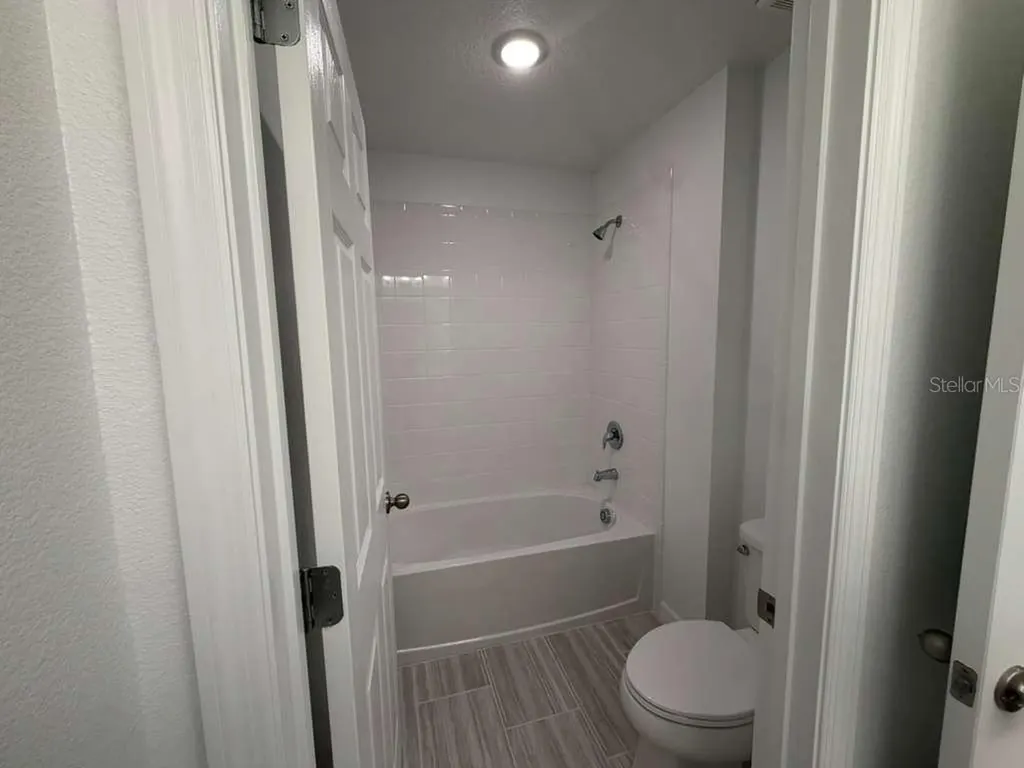 466 Thompson Village Avenue Apopka FL 32703