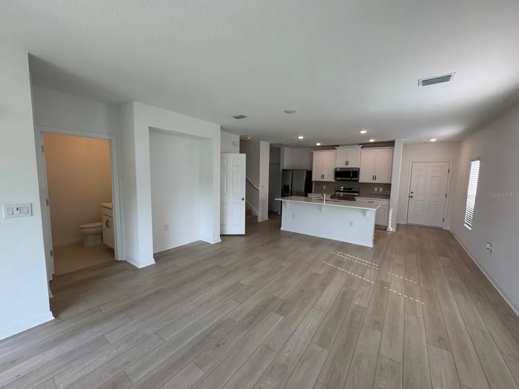 466 Thompson Village Avenue Apopka FL 32703