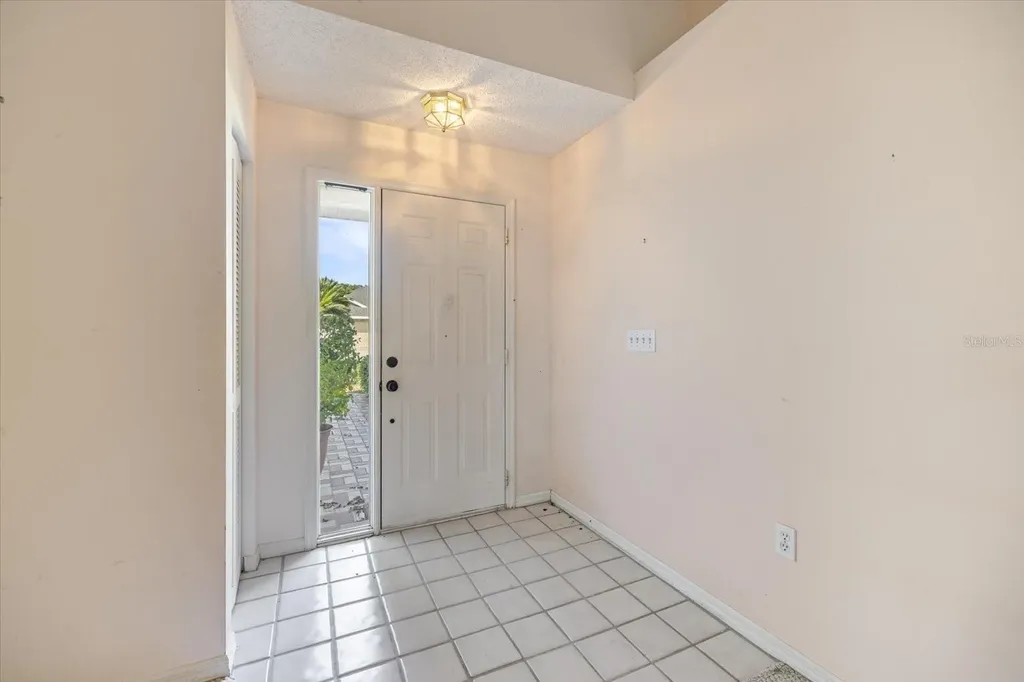5871 Helen Way Sarasota FL 34243