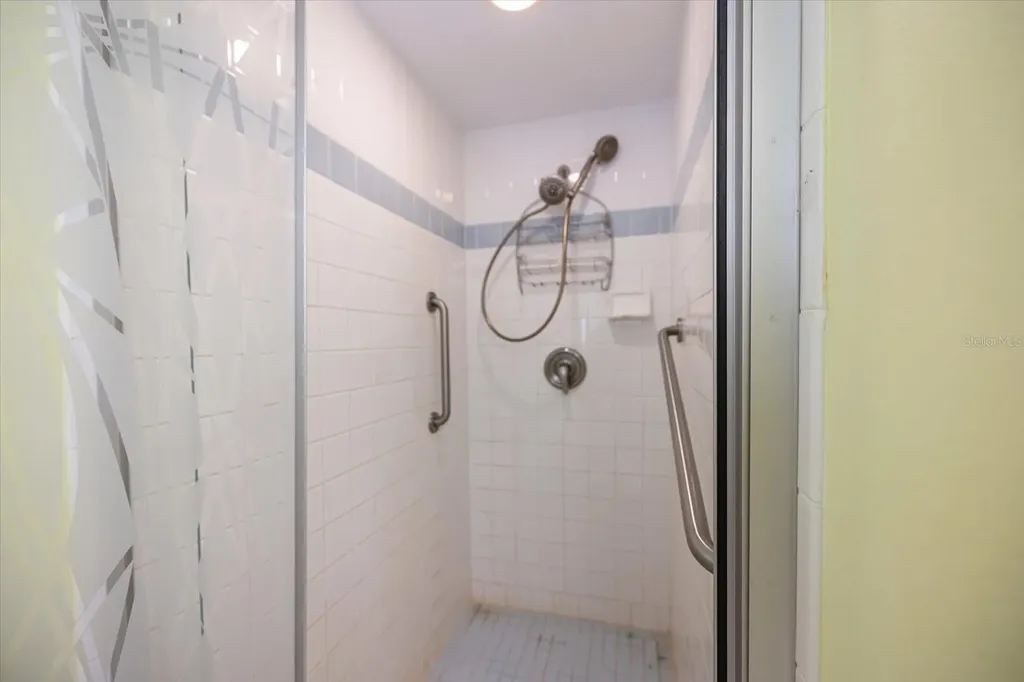 5871 Helen Way Sarasota FL 34243