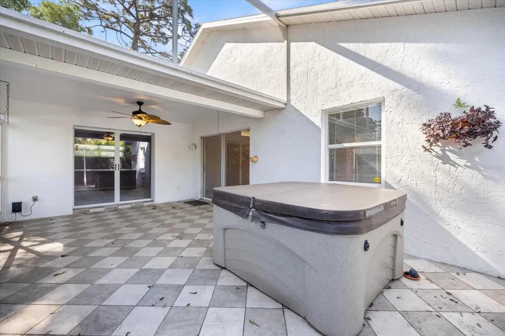 5871 Helen Way Sarasota FL 34243