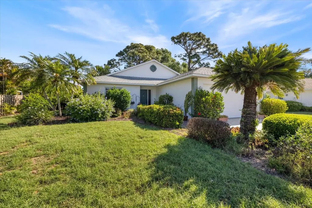 5871 Helen Way Sarasota FL 34243