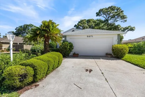 5871 Helen Way Sarasota FL 34243