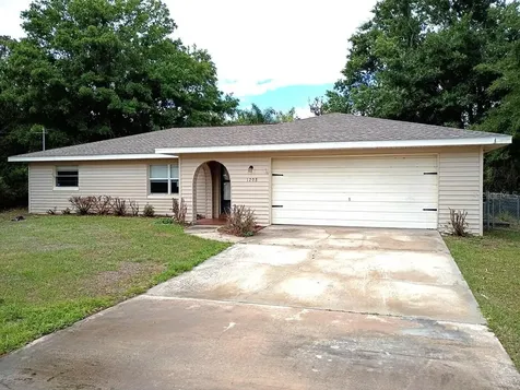 1208 S Canal Boulevard Sebring FL 33870
