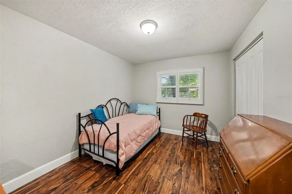 4015 W Land Avenue Tampa FL 33616
